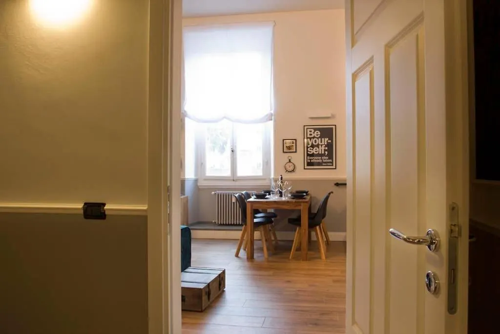 Dandy House On The Arno River Florence Apartment